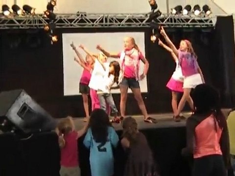 Spectacle de danse hip hop (terrain de jeux 2010