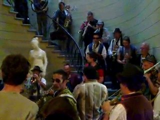 pour un air de fraternité : à la mairie de Genève