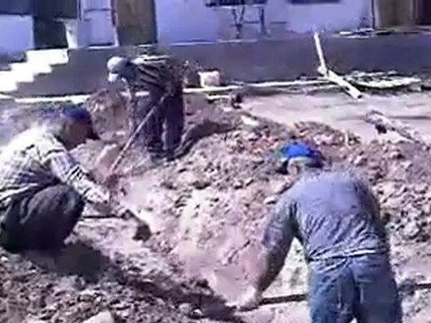 mahmutlu köyü küçük hamam sera yapımı çalışmaları