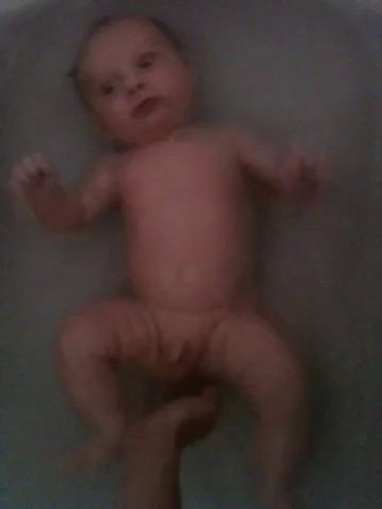 Nathan Prend Son Bain