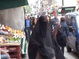 Française portant le voile (niqab)