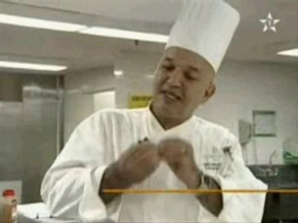 مغربي عبد الله اكناو رئيس الطابخين باحد الفناديق بواشنطن