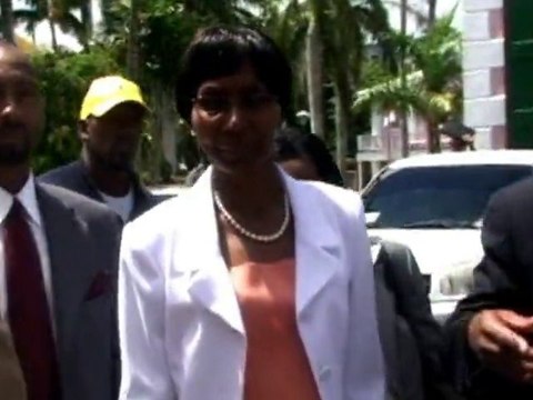 SNTV - John Travolta drops extortion charges