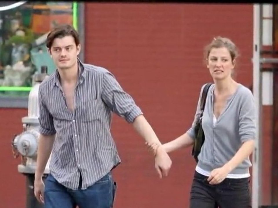 SNTV - Splash Celebrity News Beat