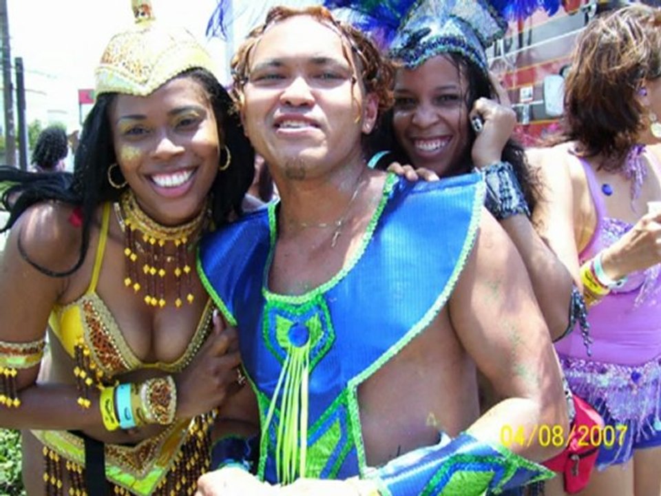 Maxchiney Carnival King