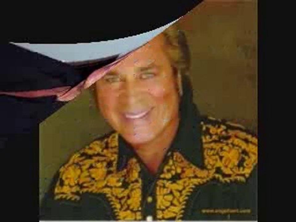 ENGELBERT HUMPERDINCK  THERE ´S AN ISLAND