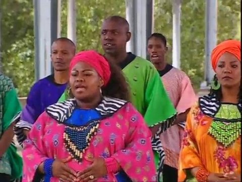 Soweto Gospel Choir - Mbube (Lion Sleeps Tonight)