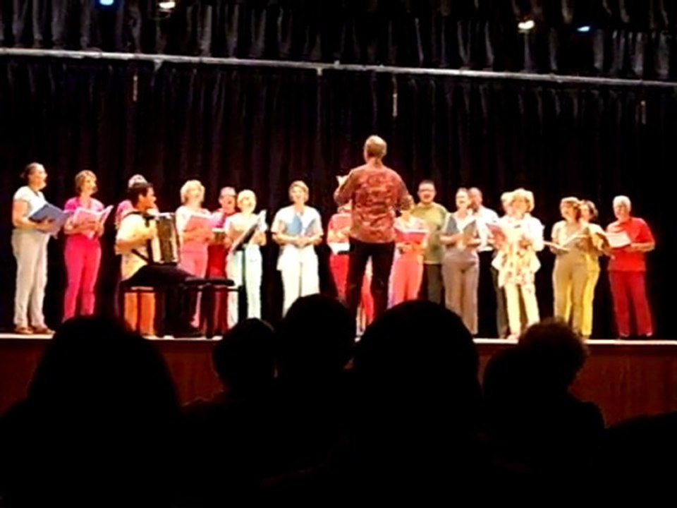 Chorale "Chœur Show" de Larçay 4 sept 2010 - Chant 3