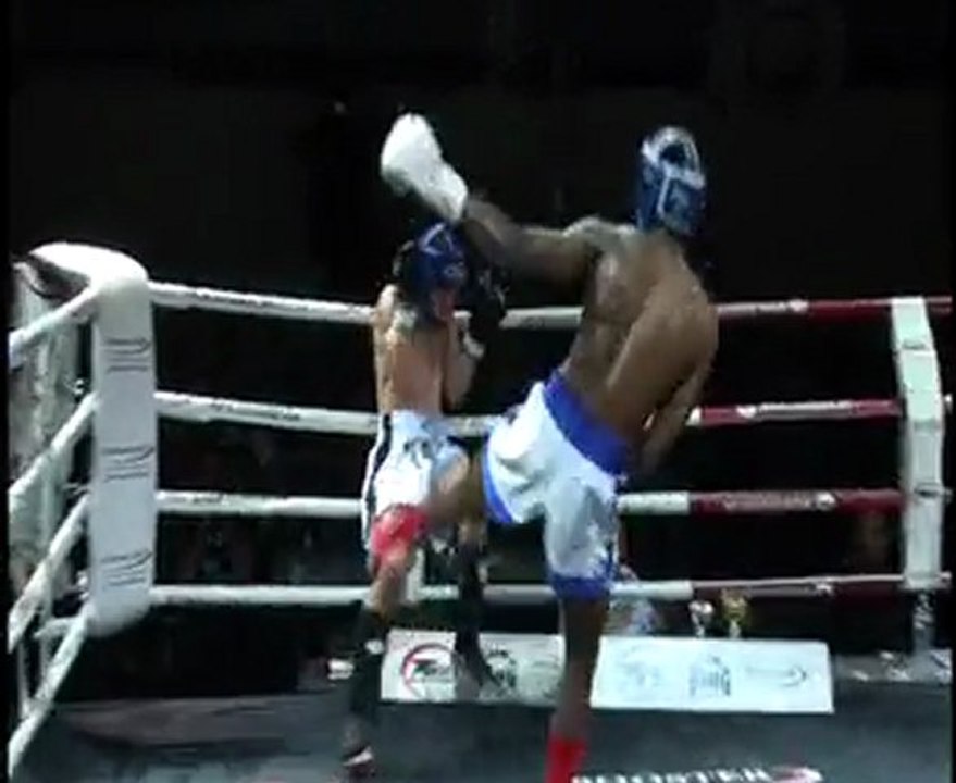 Kick-Boxing 24 Carats - Combat, Junior -71kg, 3 rounds de 1:30mn.