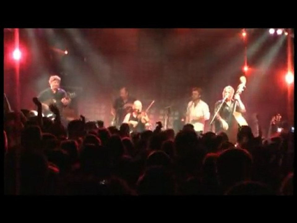 Les souliers sont rouges  MSSR VTS_01_0