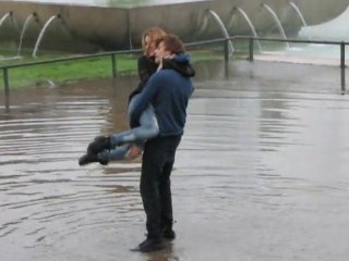 SNTV - Miley's new guy?