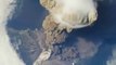 Volcan Sarychev  éruption vu du ciel en 3d