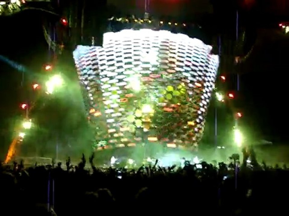 U2 stage september 2010 Istanbul