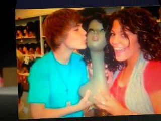 Justin Bieber Kissing Girlfriends, Pictures, Photos