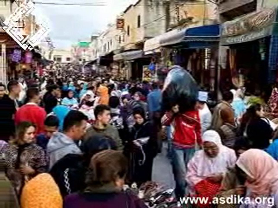 فريق المغرب يسبح ــ عند المسيح نركع