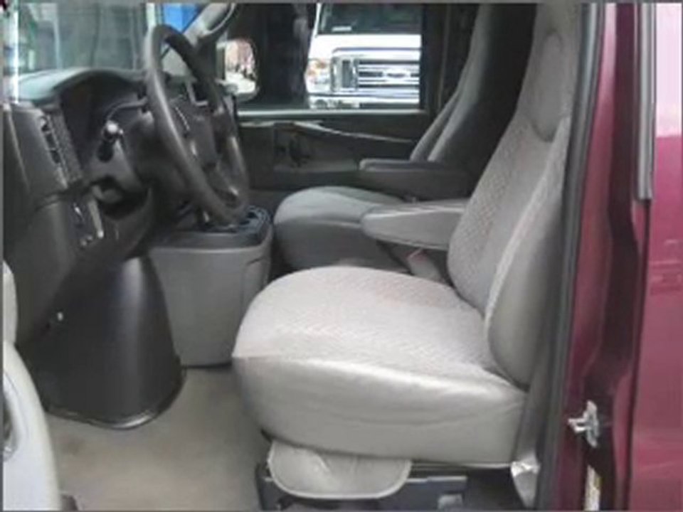 2005 GMC Savana Woodside NY - by EveryCarListed.com