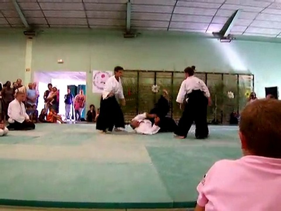 Démo d' aïkido forum des associations de St Pierre du Mont