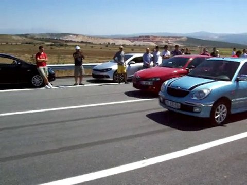 Drag Winner Sirion 1.3 102 hp vs. Alfa 147 1.6 115 hp