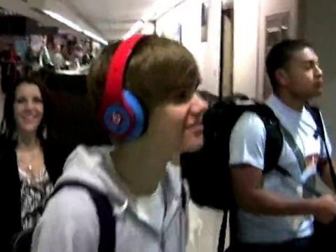 SNTV - Bieber talks music