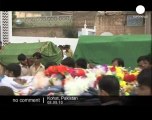 Funerals for Pakistan car bomb victims - no comment