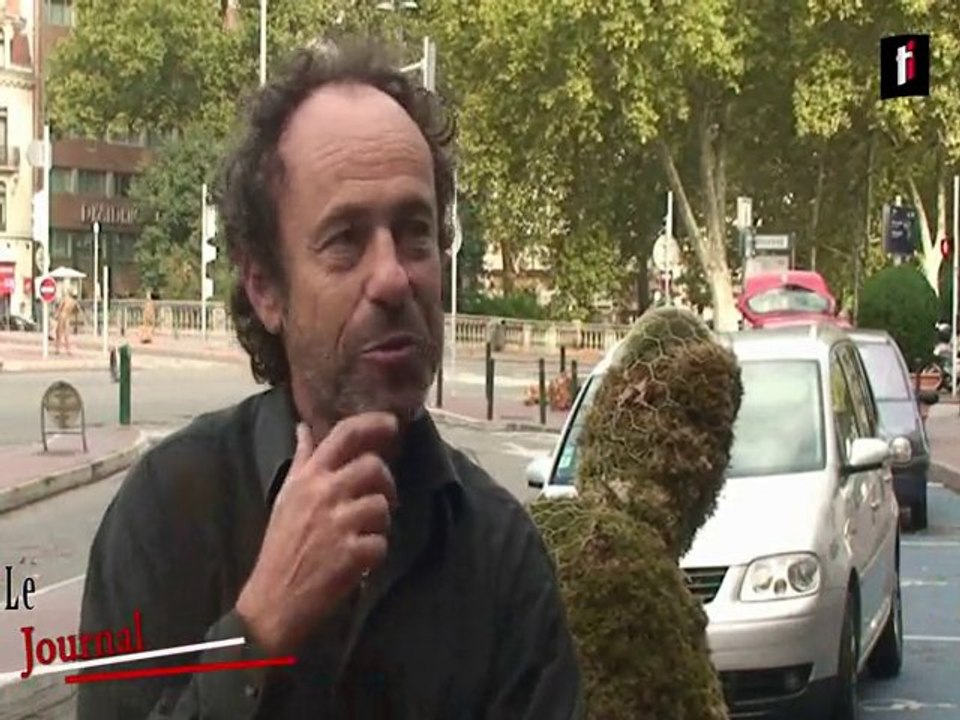 Les pheuillus à la gare
