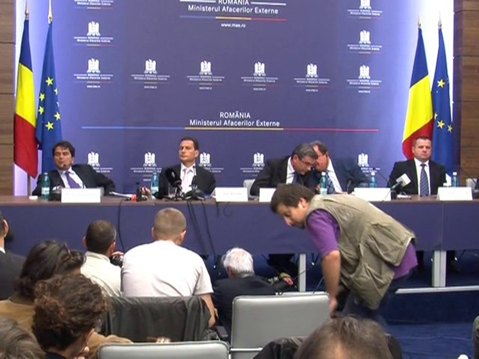 Expulsions de Roms: la France calme le jeu avec Bucarest