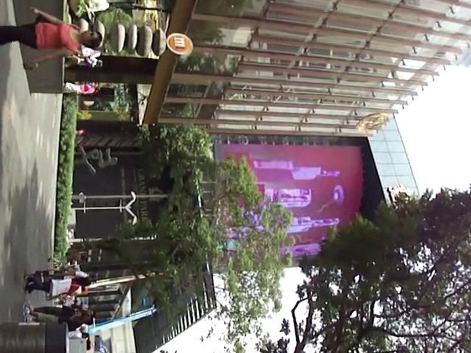 TEASER LOVE IS IN THE AIR ON THE BIGGEST SINGAPORE'S SCREEN