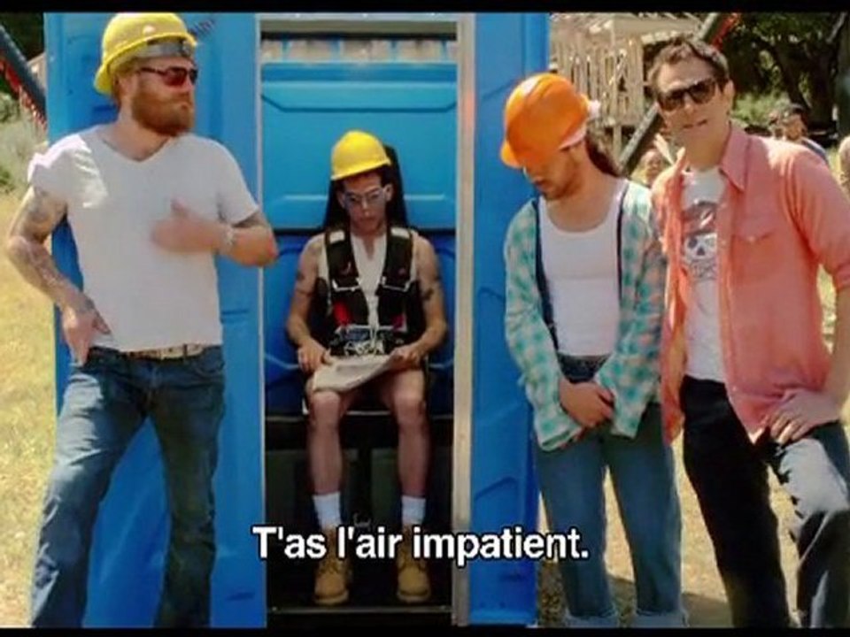 Jackass 3D - Bande Annonce VOST -  Au cinéma le 3 novembre