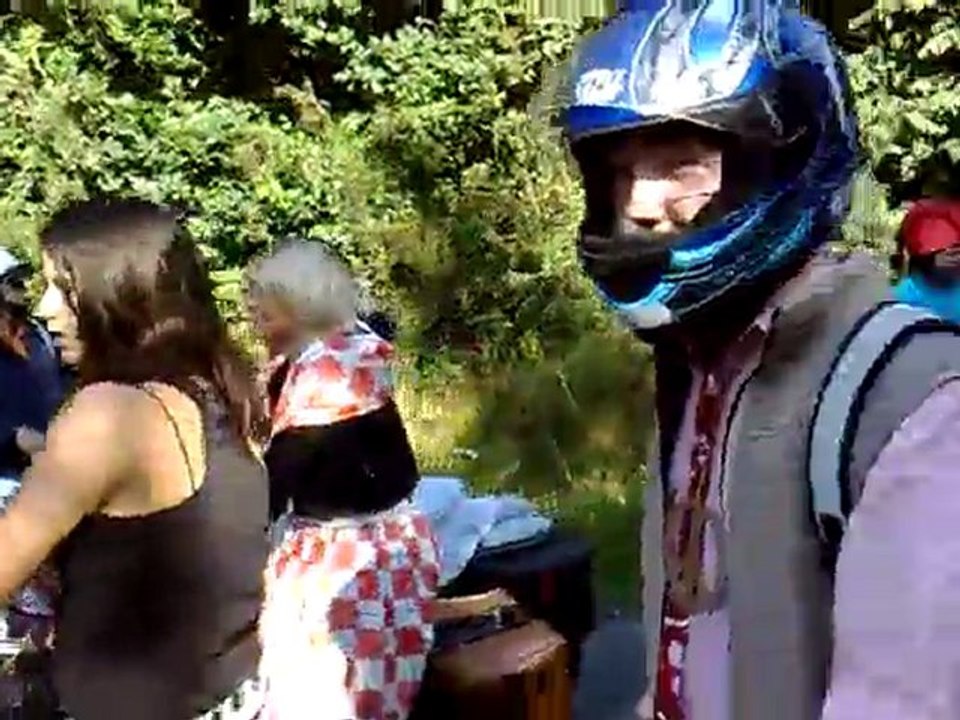 Solexcursion 2010 (9) Revue des effectifs avant l'arrivée