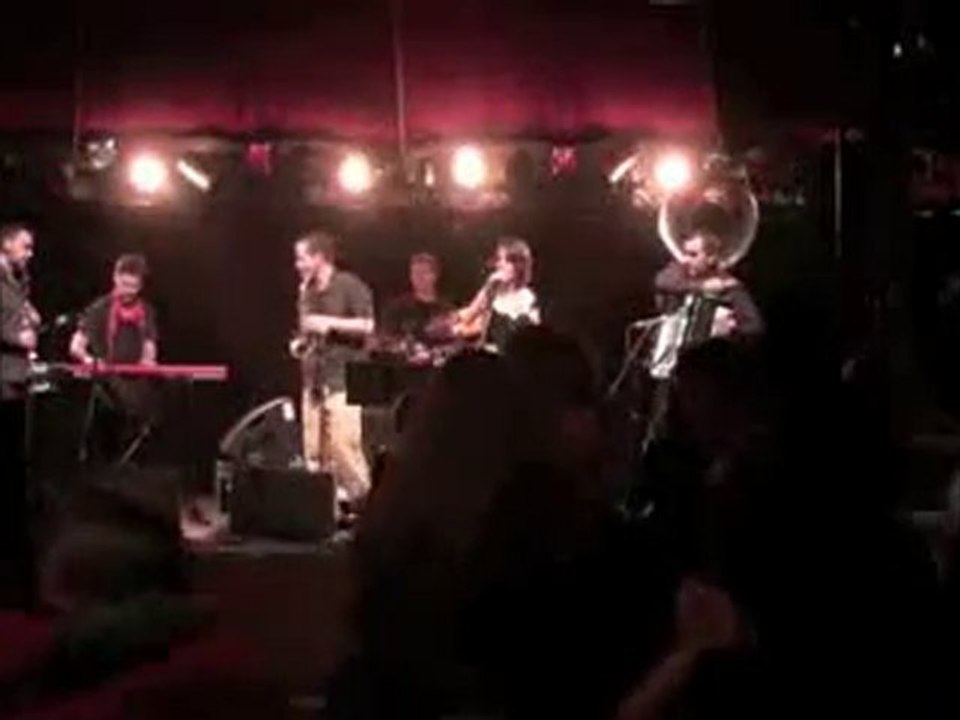 Kolektif İstanbul - Aşk Kerpeteni