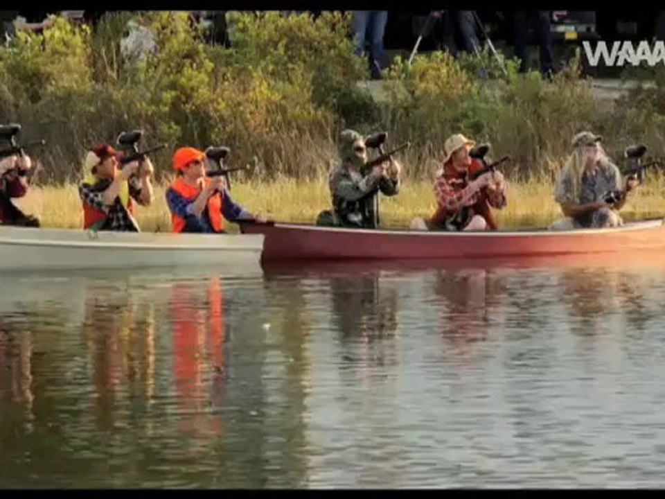 JACKASS 3D - TRAILER (WAAAU.TV)