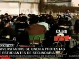 Universitarios se unen a protestas de estudiantes de secunda