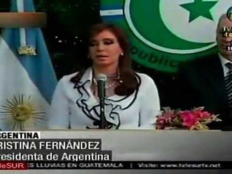 Fernández celebra decisión de no quemar copias del Corán