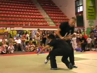 COMBAT RUSSE démo à NIMES sept 2010 par l'équipe de l'AR2