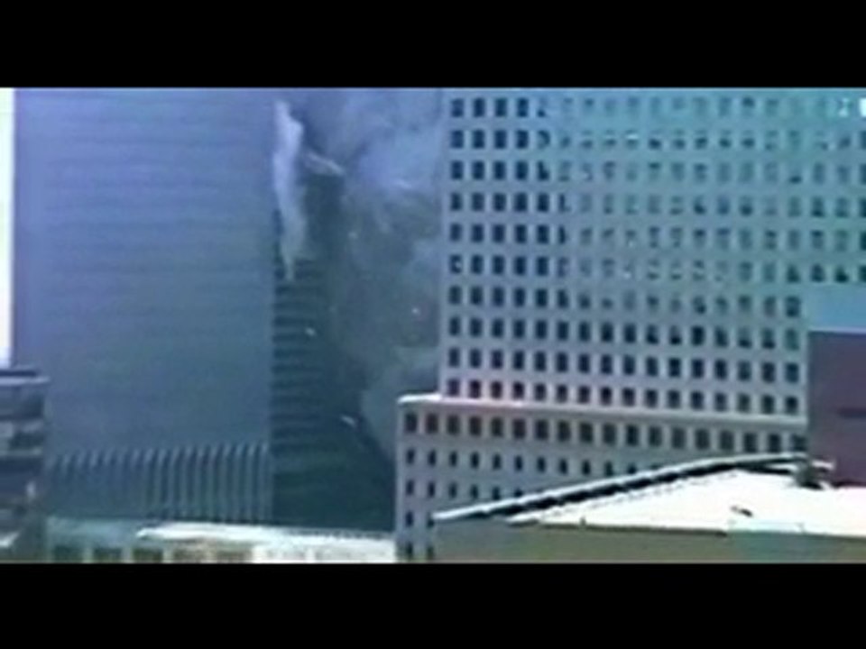 911 9h59 Zoom sur les débris de la tour sud du WTC