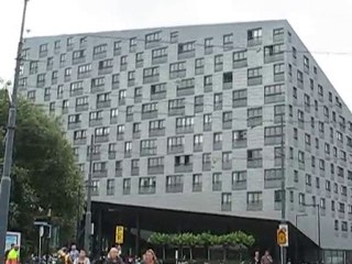 Découvrez l'Architecture Moderne à Amsterdam 🏙️