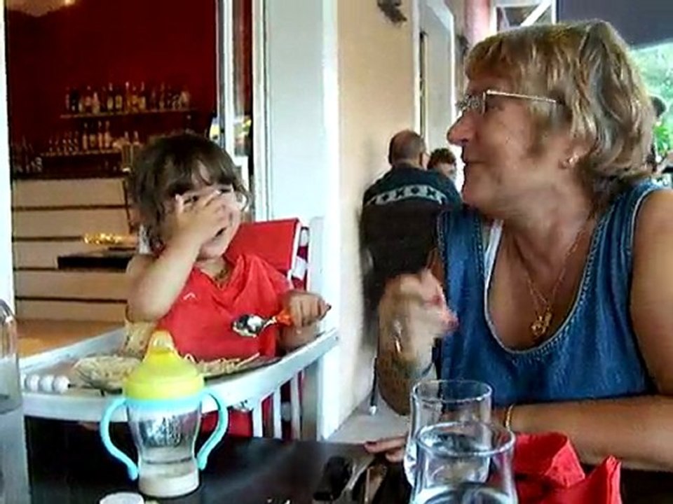 Je fais mon cinéma au restaurant!