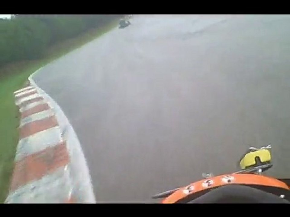 Essais chrono sous la pluie le 12/09/2010