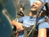 1900 metre yükseklikte yamaç paraşütü ile akrobasi
