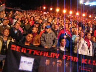 Publicznosc podczas koncertu Kombi