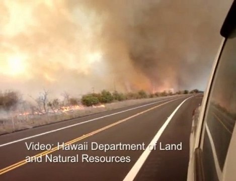 havaii da yangından oluşan ateş hortumu (2010)