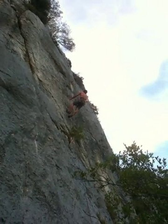 Escalade à Collias 7A à vue "Brazza"