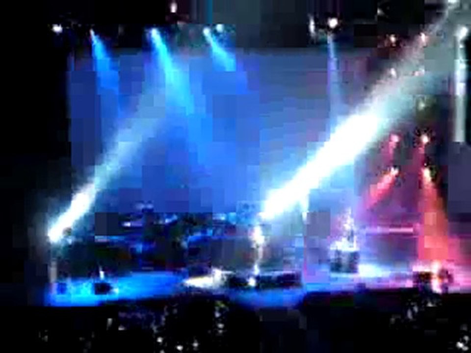 Indochine 12/09/10 Zénith de Lille " la lettre de métal"