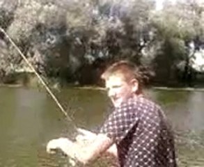 combat d'une carpe par jordan mais decrocher