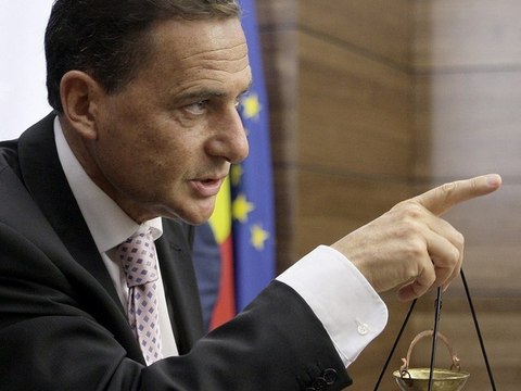 Télézapping : la défense italienne d'Eric Besson