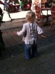 Salomé en plein danseuse...