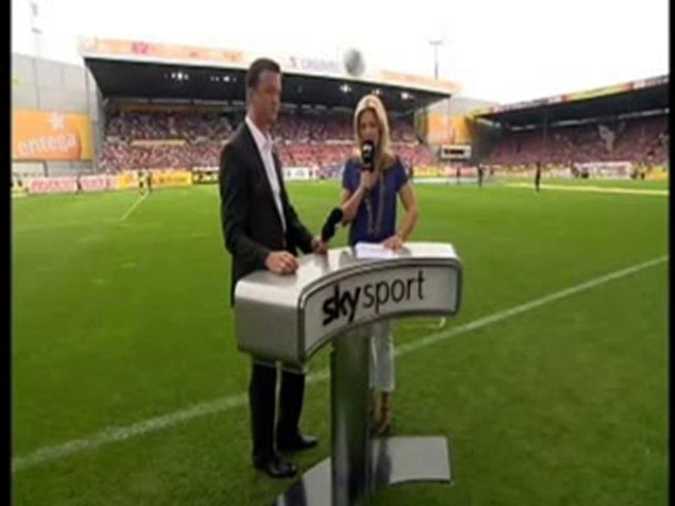 Reporter vs ballon