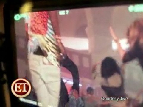 Behind the scenes of Usher - DJ Got Us Fallin 'in Love