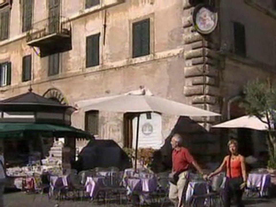 Berlusconi blunders draw criticism