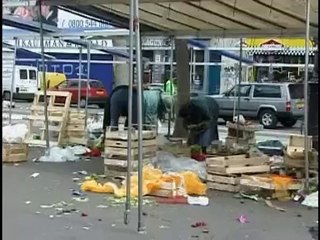 Exposición Puertas: consumo irracional